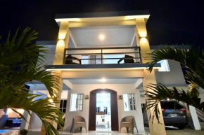 Simply gorgeous large villa close to beach